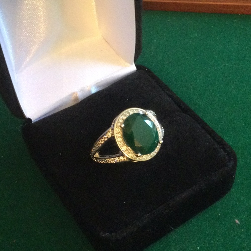 Genuine Emerald Ring - image 4